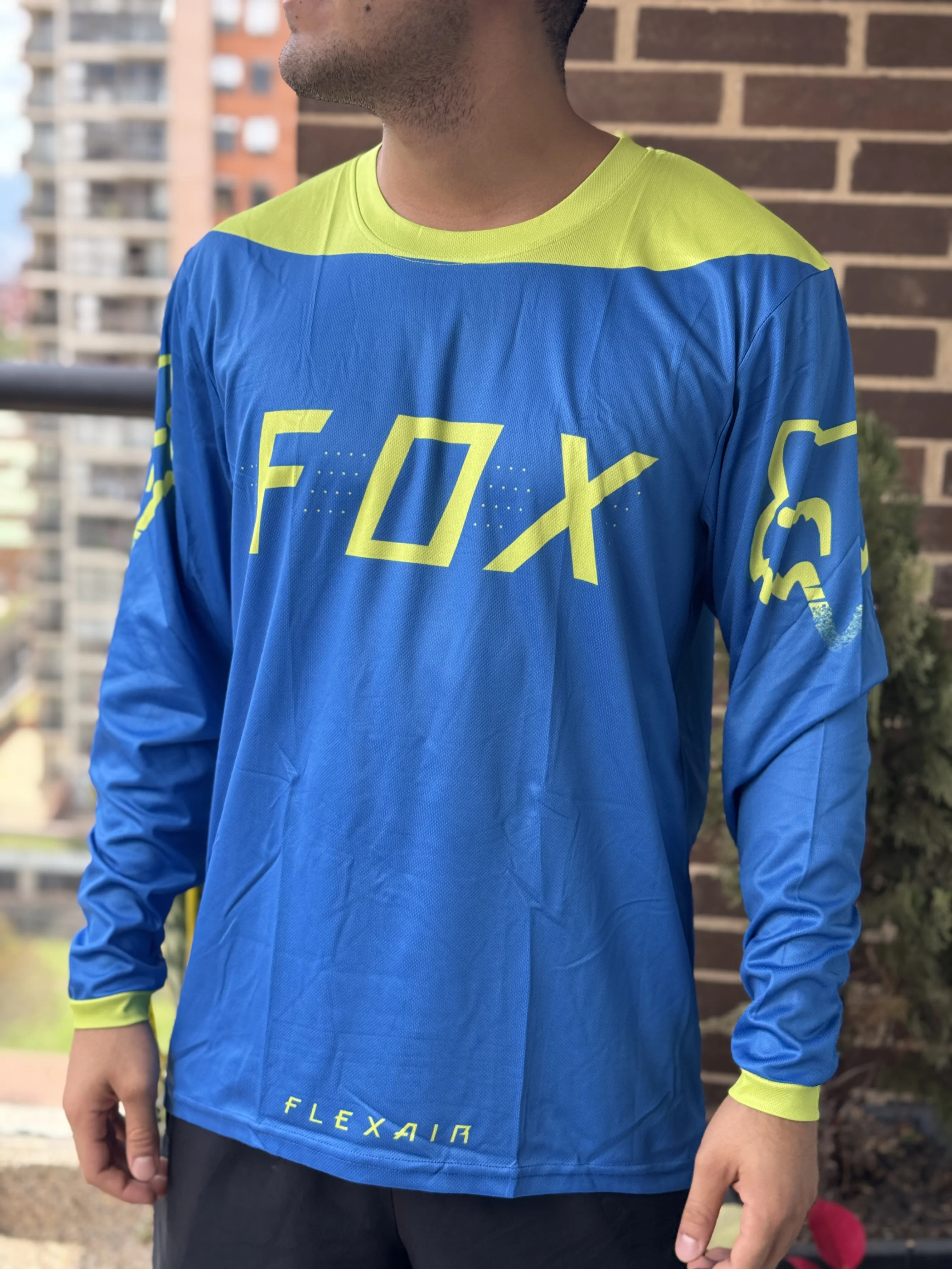 Jersey buzo fox AAA hombre modelo - Image 4