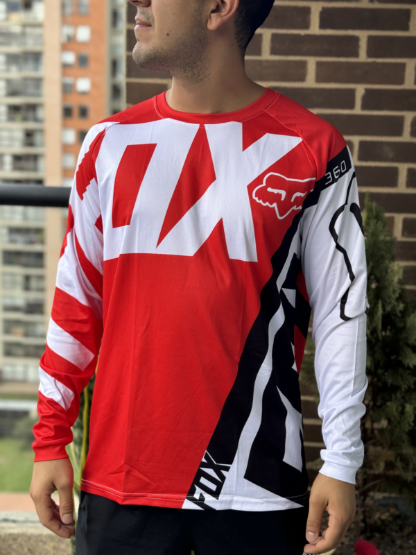 Jersey buzo fox AAA hombre modelo - Image 8