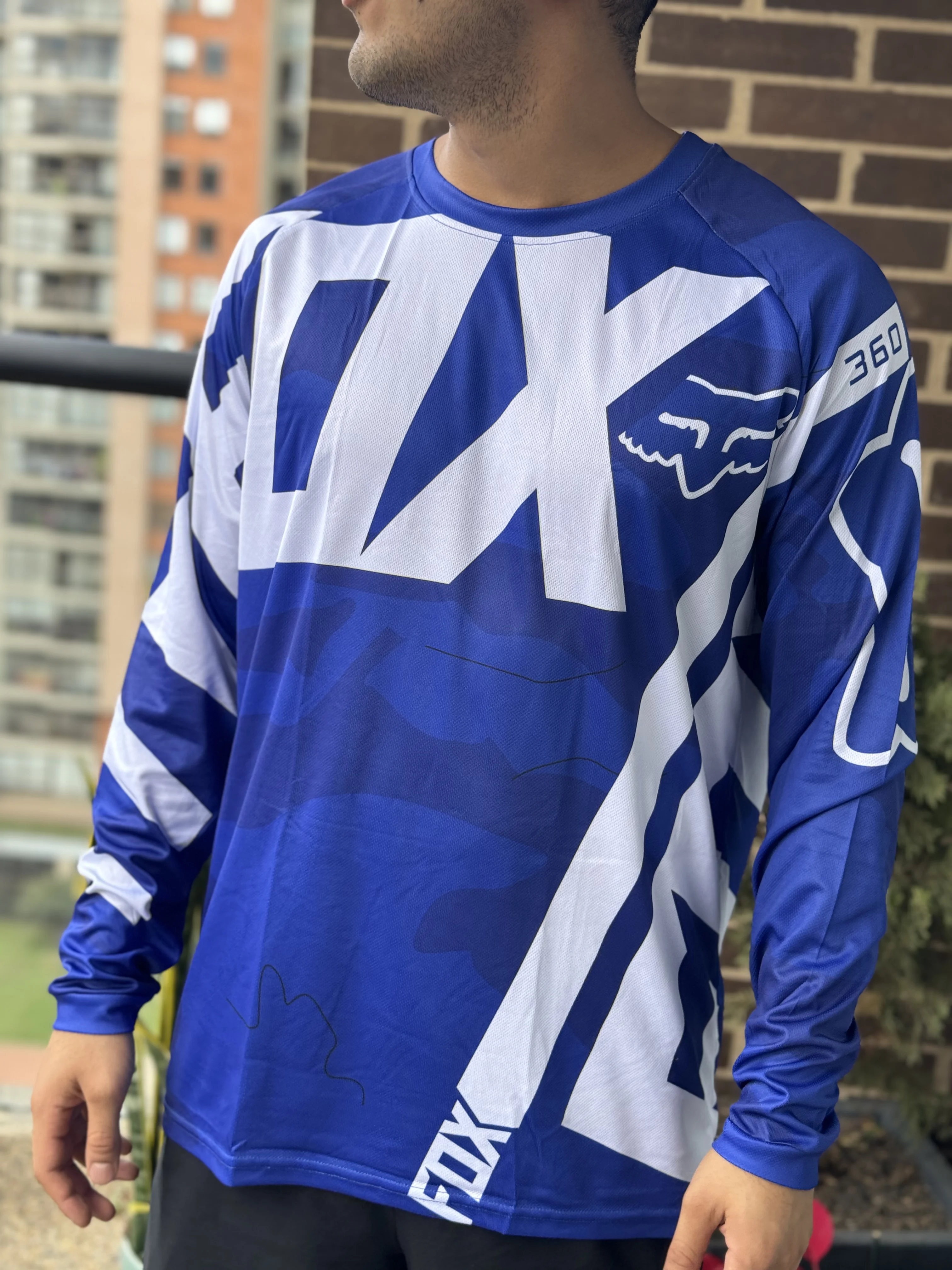 Jersey buzo fox AAA hombre modelo - Image 7