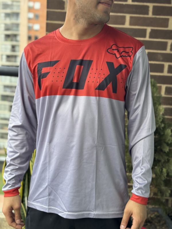Jersey buzo fox AAA hombre modelo - Image 6