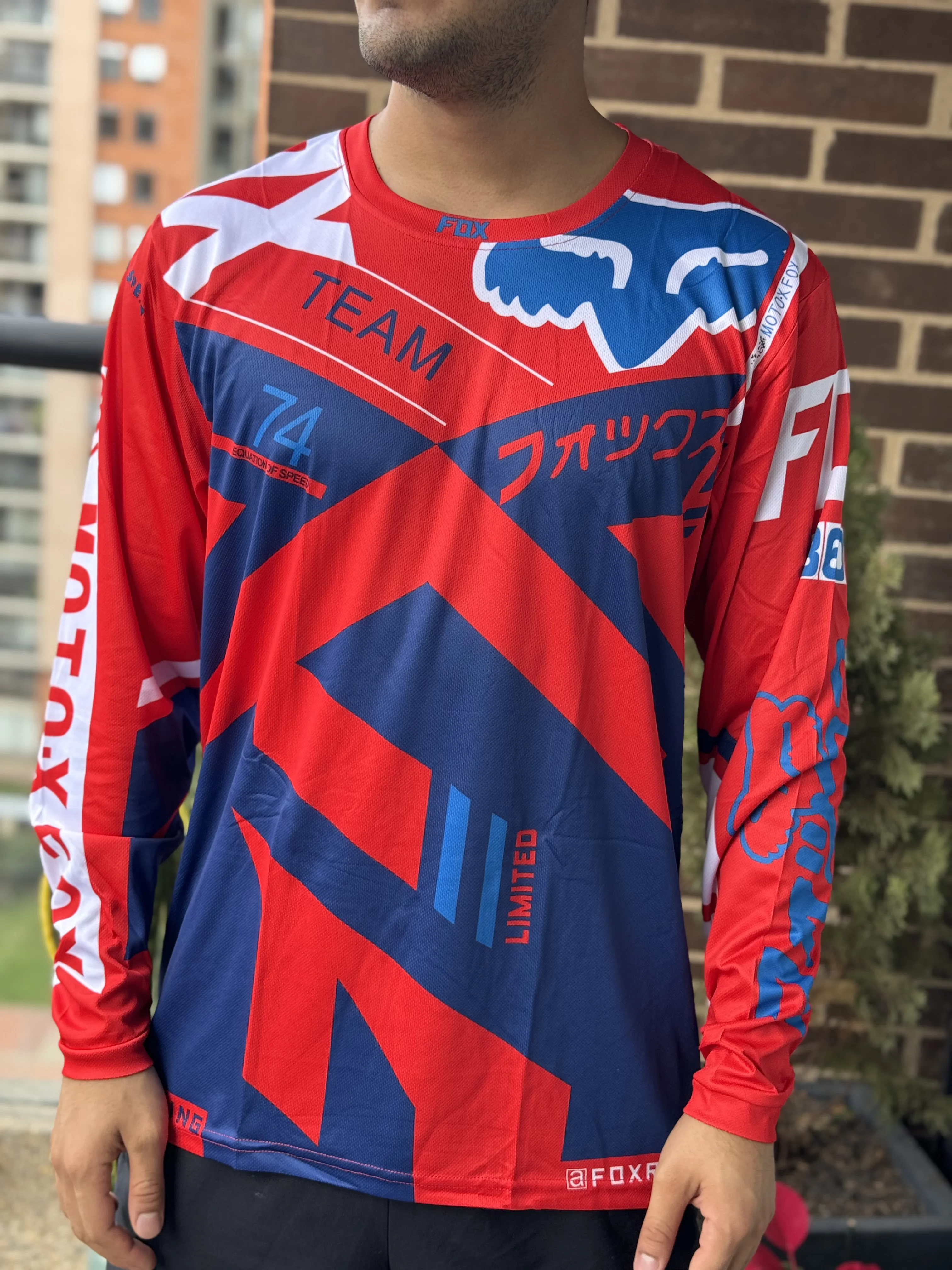Jersey buzo fox AAA hombre modelo - Image 3