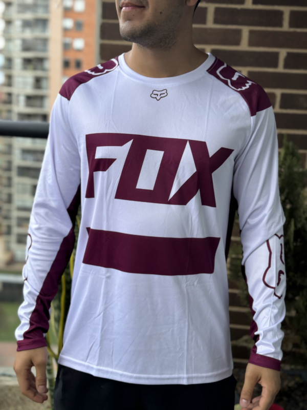 Jersey buzo fox AAA hombre modelo - Image 2